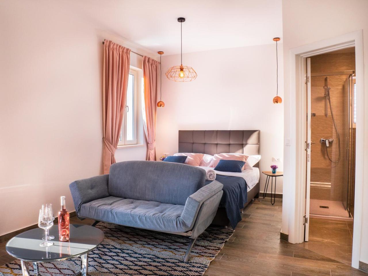 Pine Tree Boutique Apartments Saplunara Extérieur photo