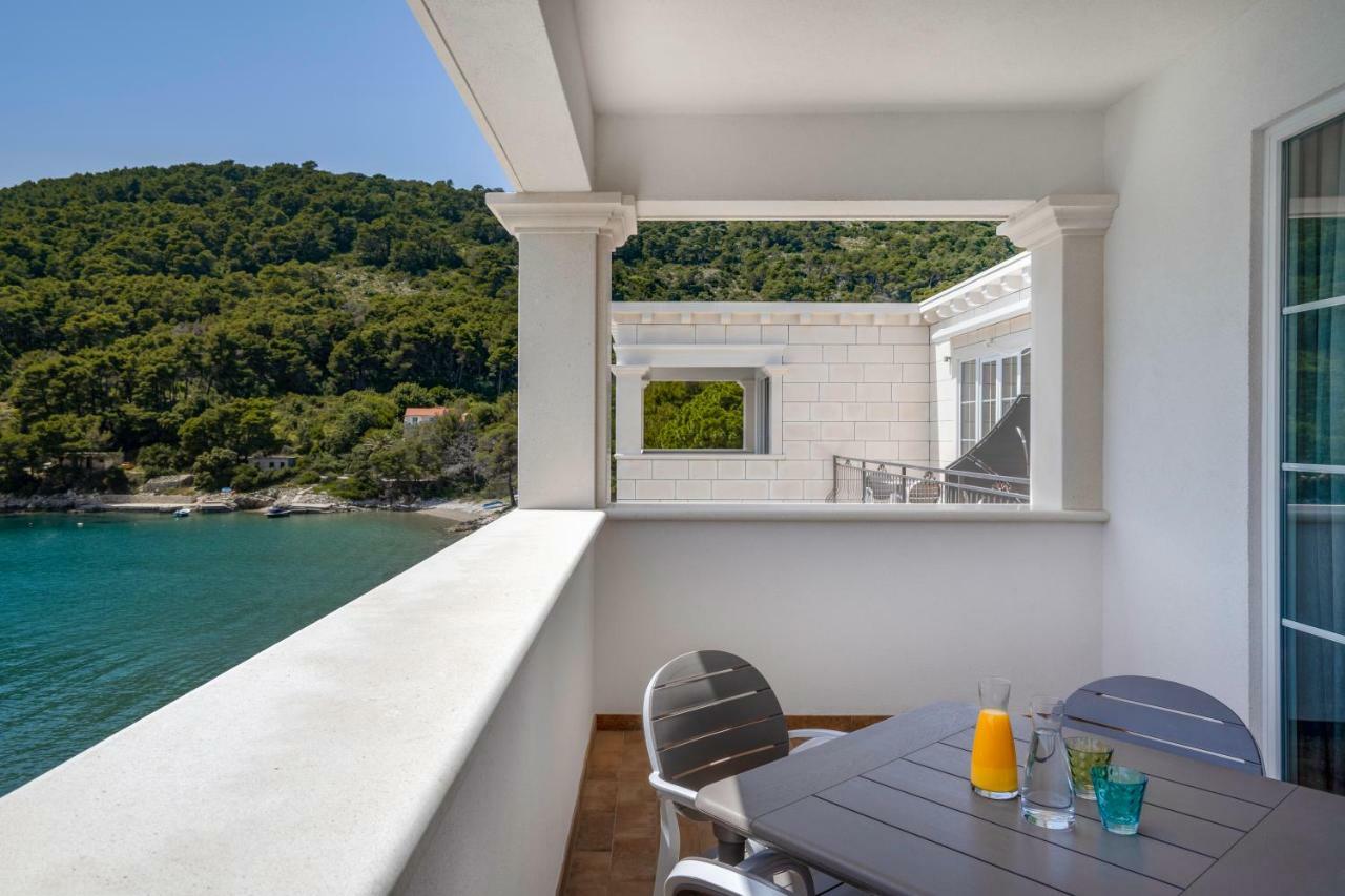Pine Tree Boutique Apartments Saplunara Extérieur photo