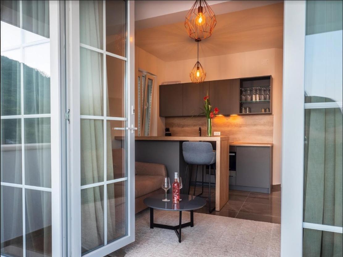 Pine Tree Boutique Apartments Saplunara Extérieur photo